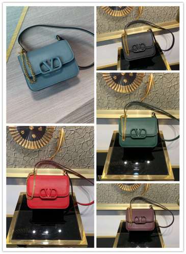 Picture of Valentino Lady Handbags _SKUfw129868726fw